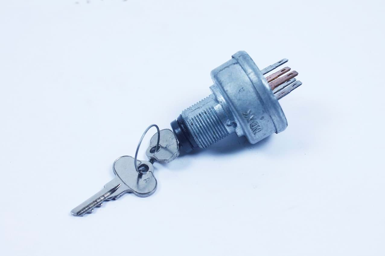 Picture of Key switch 12 v key start